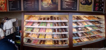 panorama: dunkin donut shop at jakarta airport (domestic terminal).